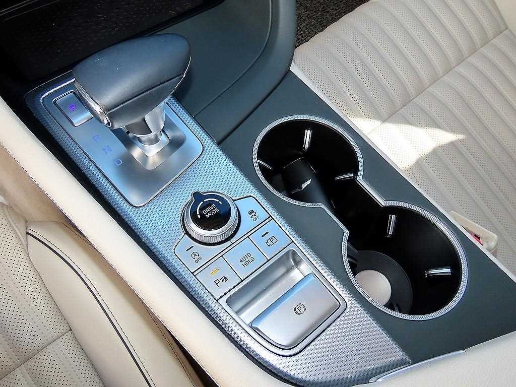 제네시스 G70 더 뉴 G70 가솔린 2.0T 2WD 이미지 11