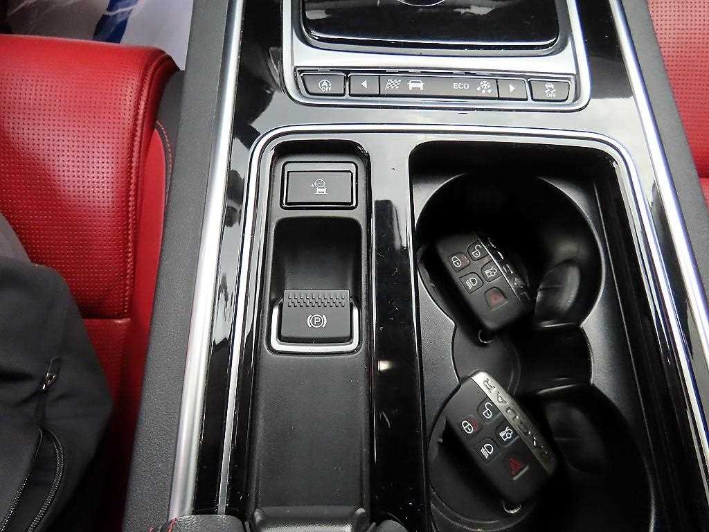 재규어 XE 2.0D R스포츠 이미지 12