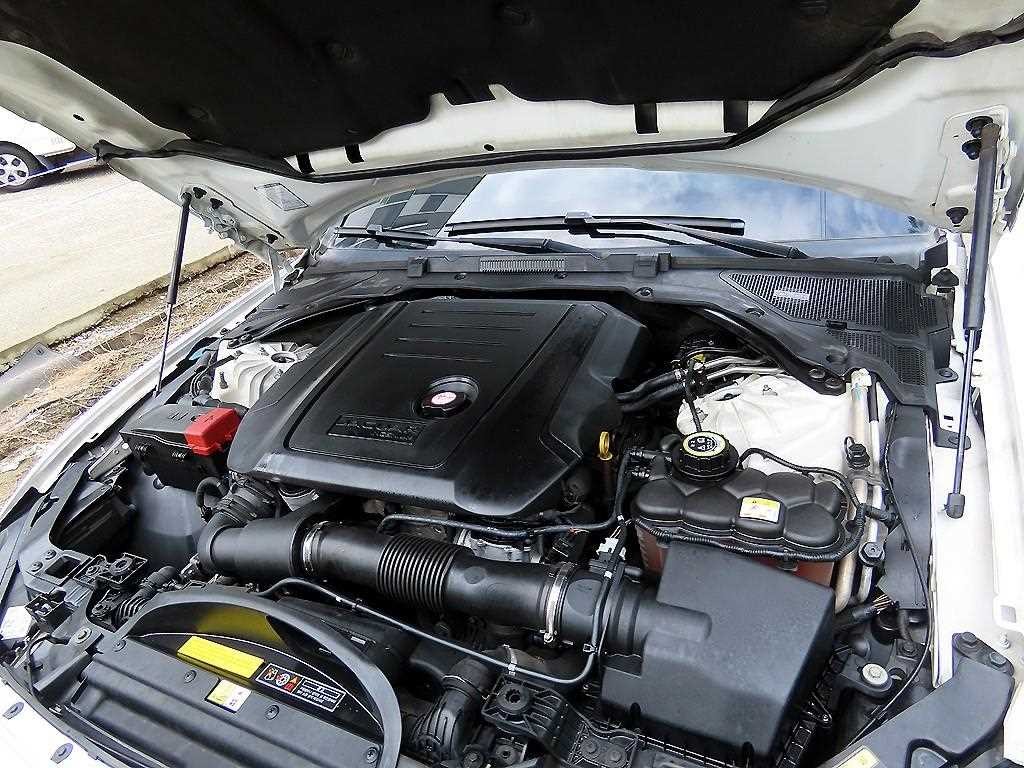 재규어 XE 2.0D R스포츠 이미지 19