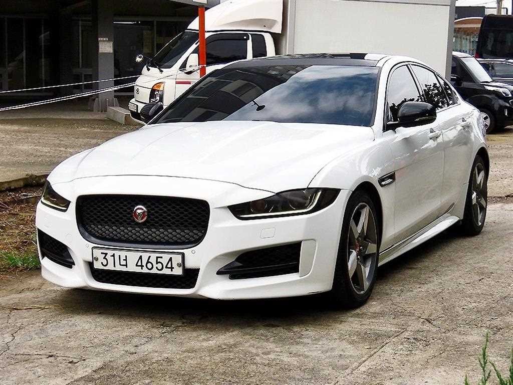 재규어 XE 2.0D R스포츠 이미지 2