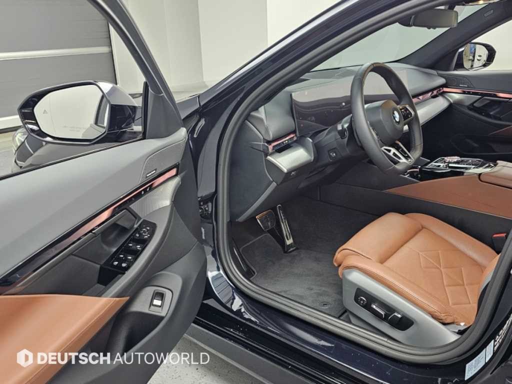 BMW 5시리즈 5시리즈 (G60) 530i xDrive M 스포츠 이미지 11