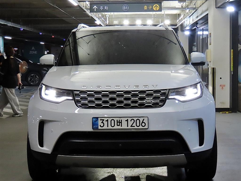 랜드로버 디스커버리 디스커버리5 3.0 D300 HSE 이미지 2