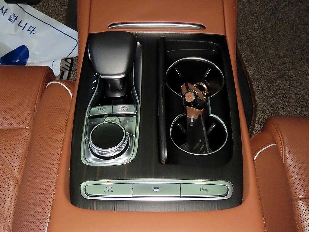기아 K9 더 K9 3.8 GDI AWD 그랜드 플래티넘 이미지 12