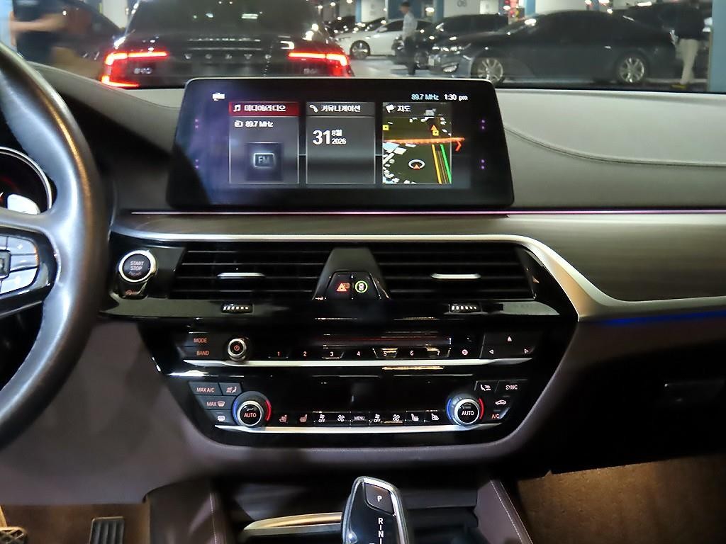 BMW 5시리즈 5시리즈 (G30) 530i xDrive 럭셔리 플러스 이미지 11