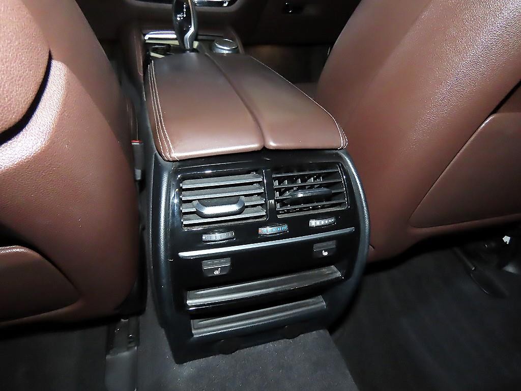 BMW 5시리즈 5시리즈 (G30) 530i xDrive 럭셔리 플러스 이미지 16