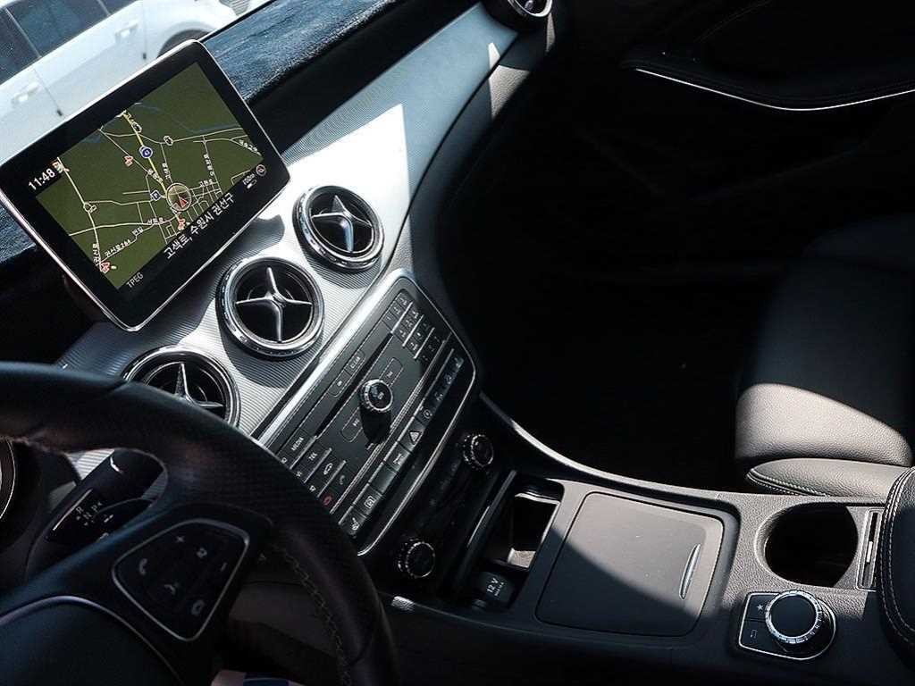 벤츠 GLA 클래스 GLA클래스 X156 GLA200 D 4MATIC 이미지 10