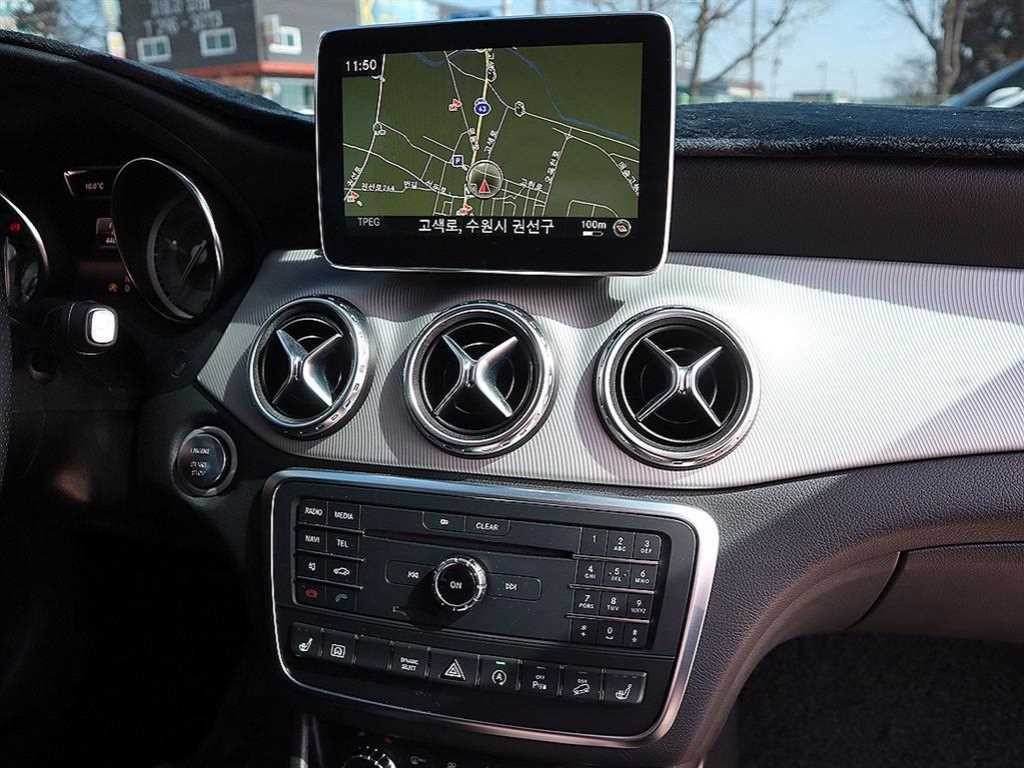 벤츠 GLA 클래스 GLA클래스 X156 GLA200 D 4MATIC 이미지 11