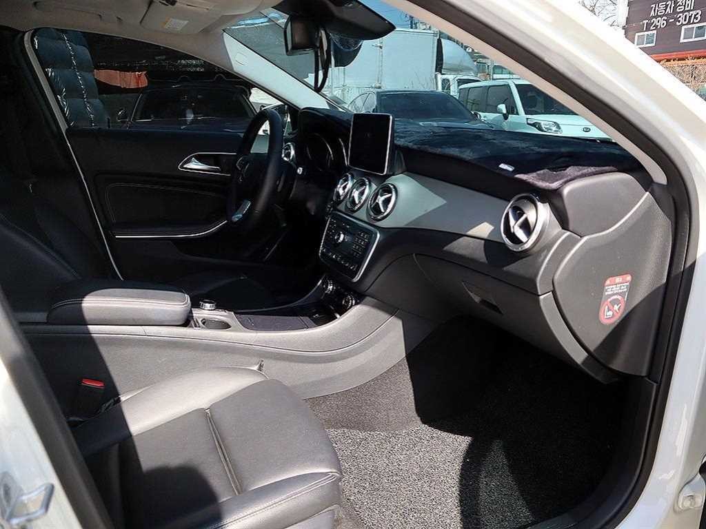 벤츠 GLA 클래스 GLA클래스 X156 GLA200 D 4MATIC 이미지 12