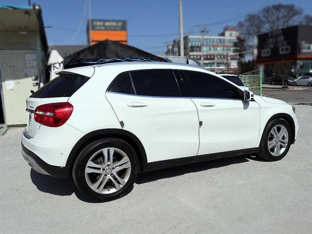 벤츠 GLA 클래스 GLA클래스 X156 GLA200 D 4MATIC 이미지 4