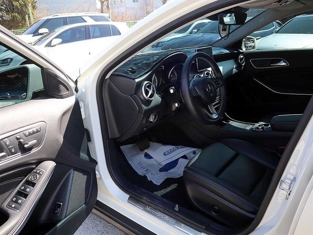벤츠 GLA 클래스 GLA클래스 X156 GLA200 D 4MATIC 이미지 6