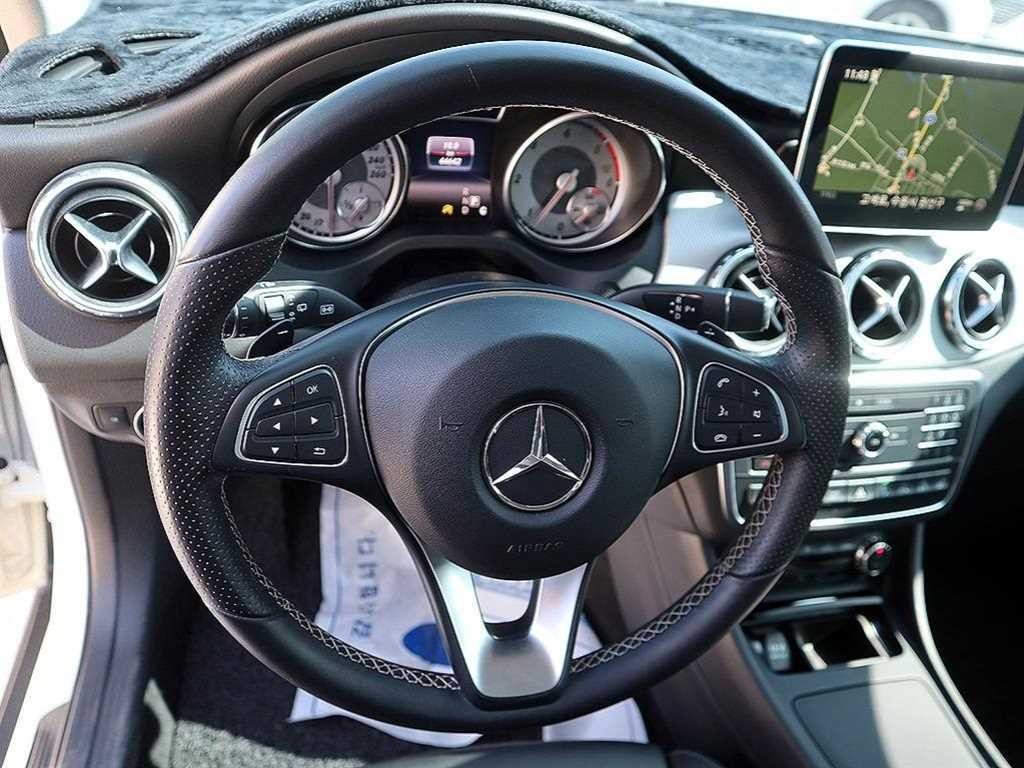 벤츠 GLA 클래스 GLA클래스 X156 GLA200 D 4MATIC 이미지 8