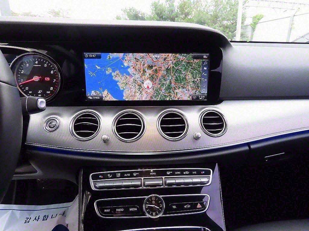 벤츠 E 클래스 E-클래스 W213 E300 아방가르드 이미지 13