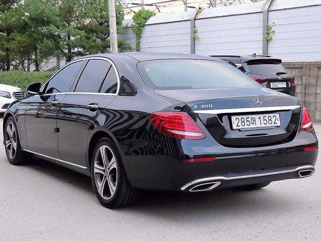 벤츠 E 클래스 E-클래스 W213 E300 아방가르드 이미지 3