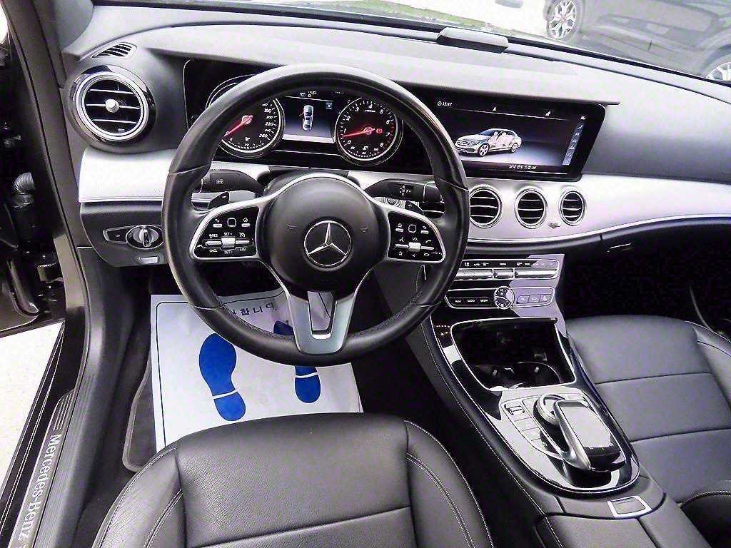 벤츠 E 클래스 E-클래스 W213 E300 아방가르드 이미지 7