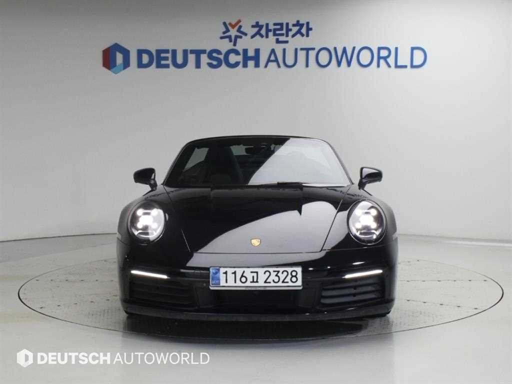 포르쉐 911 911(992) 카레라 4 카브리올레 이미지 3