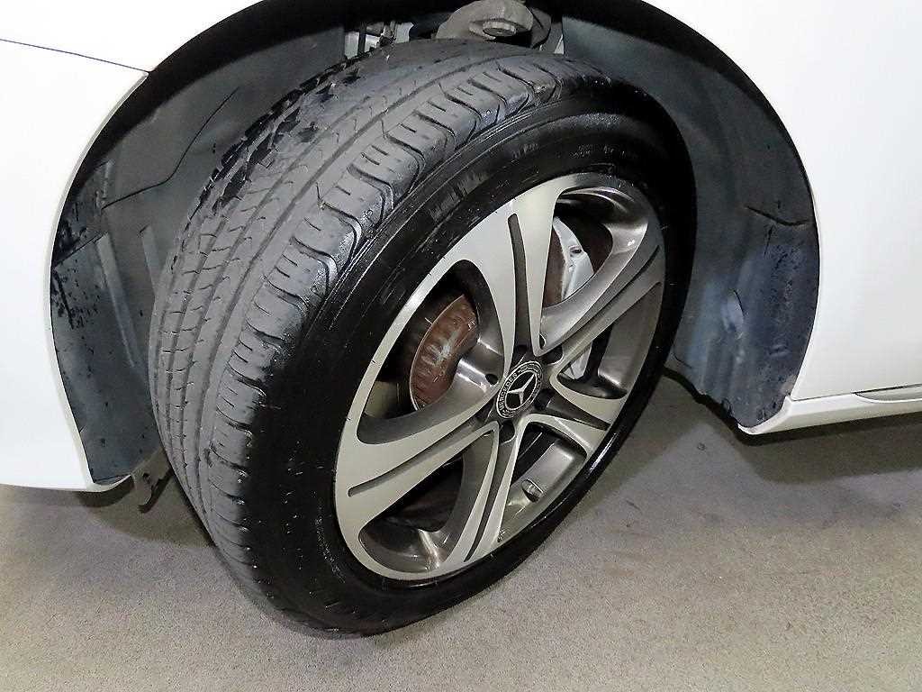 벤츠 E 클래스 E-클래스 W213 E300 아방가르드 이미지 20