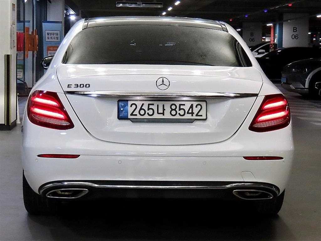 벤츠 E 클래스 E-클래스 W213 E300 아방가르드 이미지 5