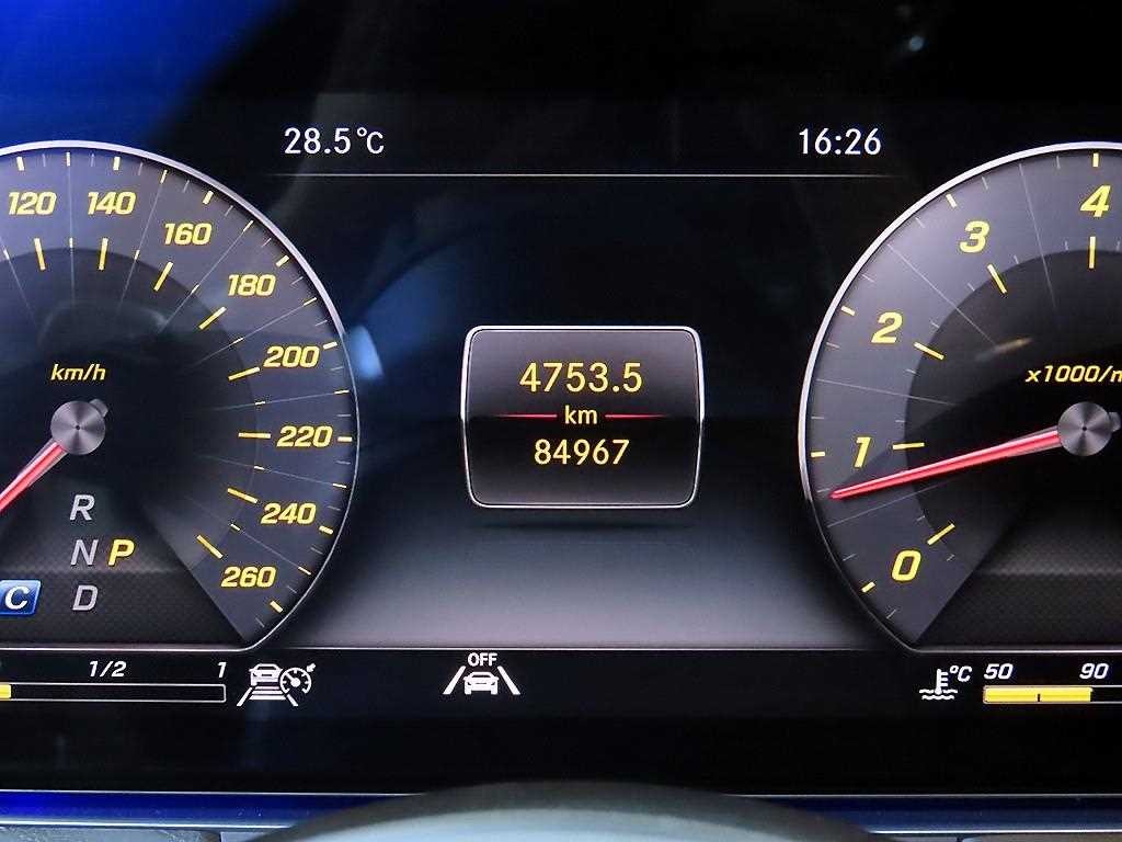 벤츠 E 클래스 E-클래스 W213 E300 아방가르드 이미지 9