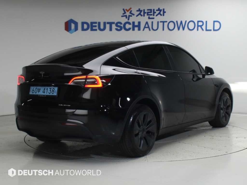 테슬라 모델 Y 롱 레인지 이미지 2