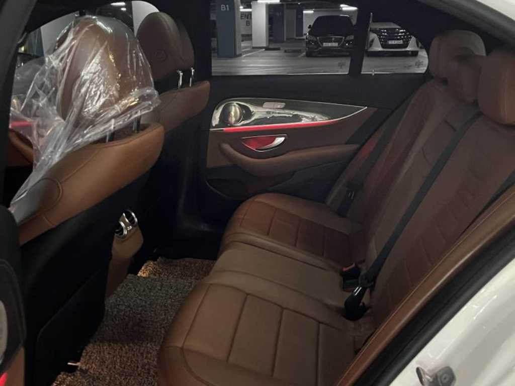 벤츠 E 클래스 E-클래스 W213 E300 4MATIC AMG LINE 이미지 11