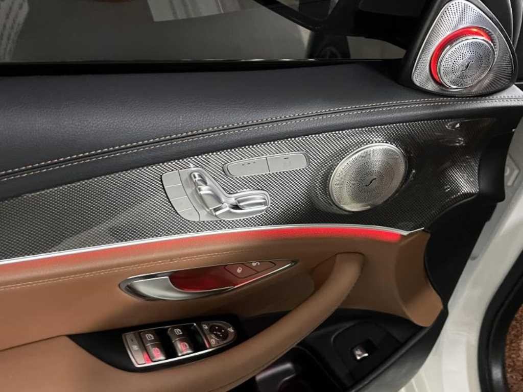 벤츠 E 클래스 E-클래스 W213 E300 4MATIC AMG LINE 이미지 12