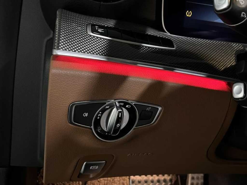 벤츠 E 클래스 E-클래스 W213 E300 4MATIC AMG LINE 이미지 13