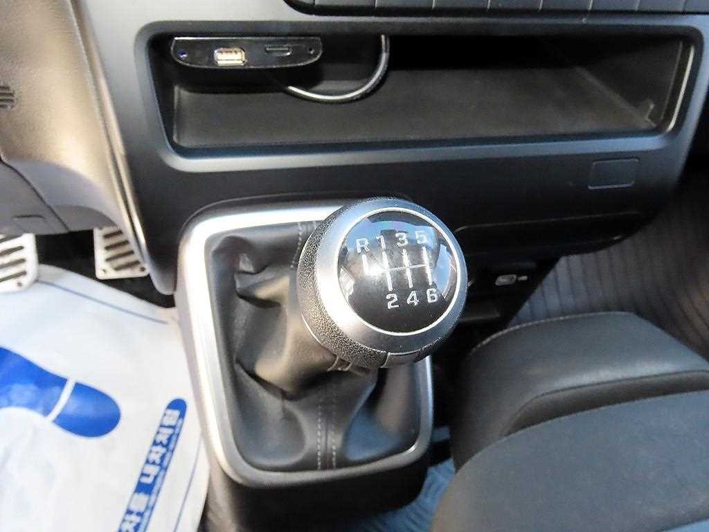 현대 스타리아 2WD 디젤 카고 스마트 3인승 이미지 10