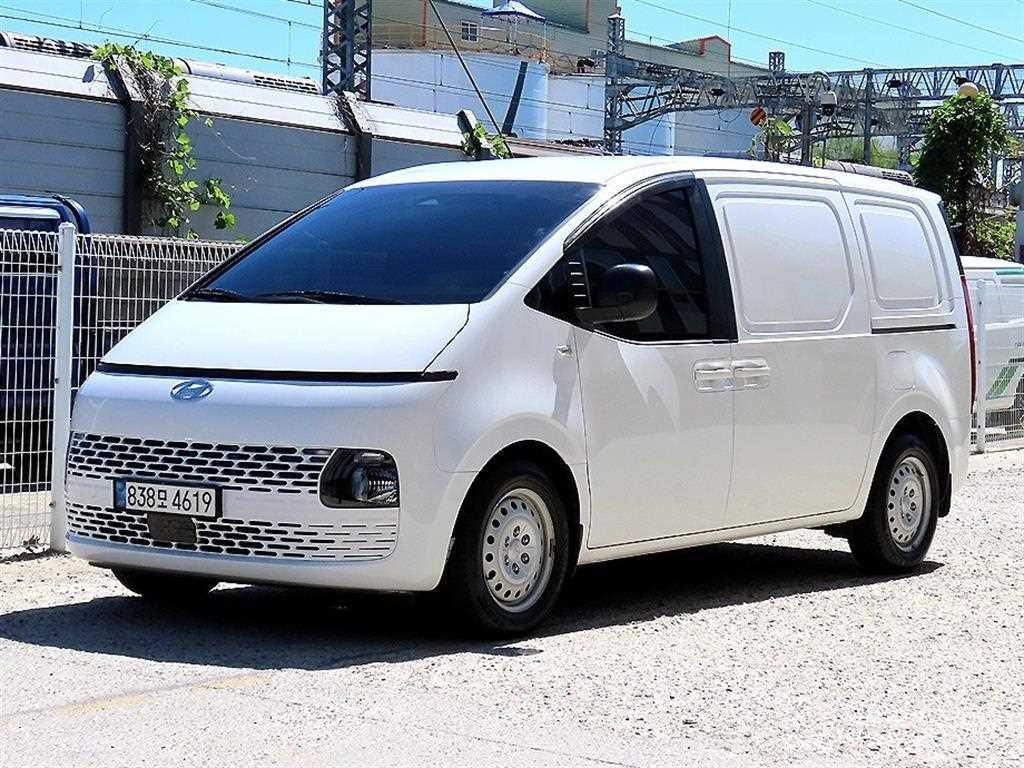 현대 스타리아 2WD 디젤 카고 스마트 3인승 이미지 2
