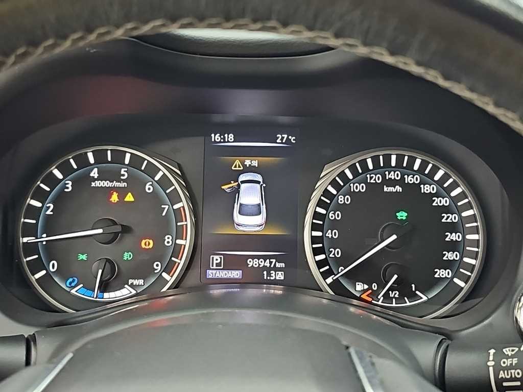 인피니티 Q Q50 3.5 하이브리드 블루 스포츠 센서리 이미지 6