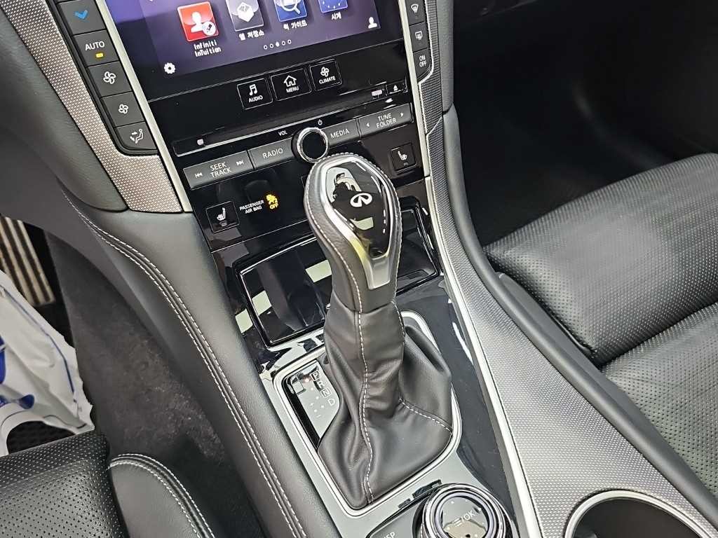 인피니티 Q Q50 3.5 하이브리드 블루 스포츠 센서리 이미지 8