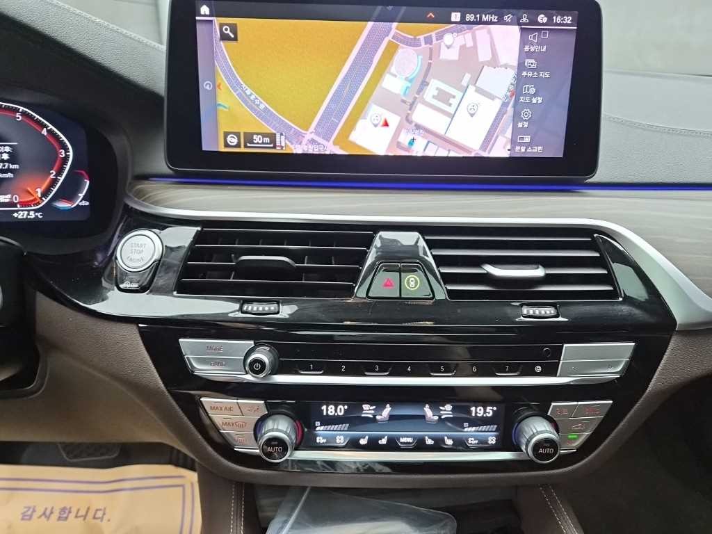 BMW 5시리즈 5시리즈 (G30) 530i 럭셔리 이미지 12