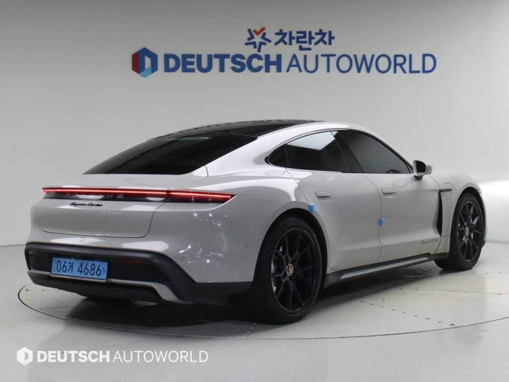 포르쉐 타이칸 터보 이미지 2