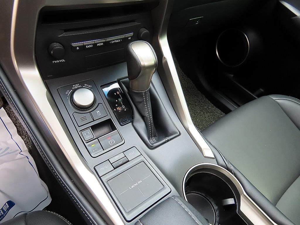 렉서스 NX NX 200t 슈프림 이미지 10