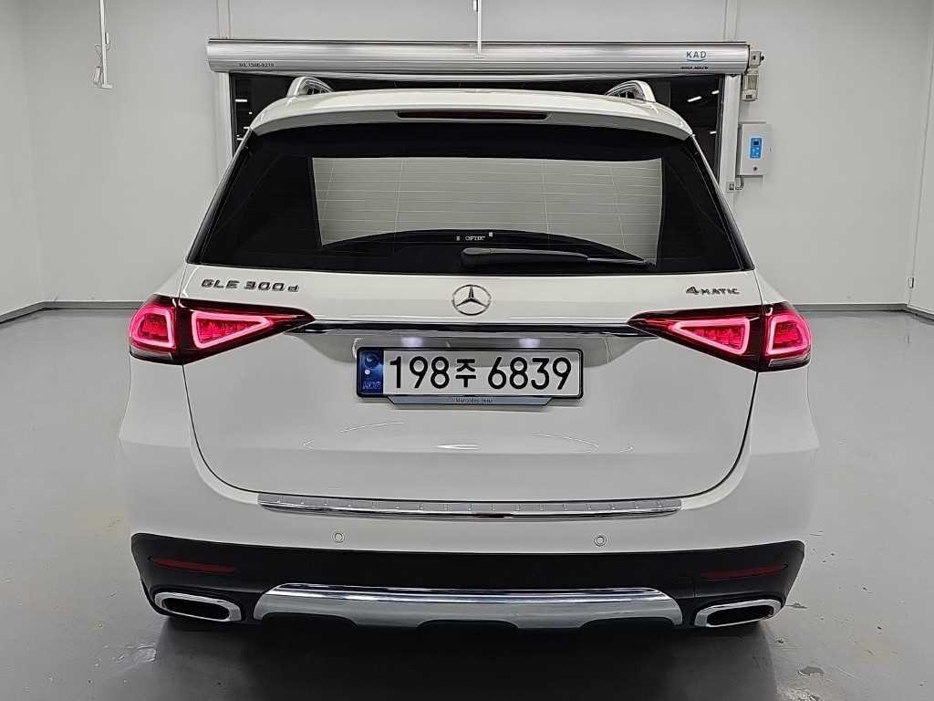 벤츠 GLE 클래스 GLE 클래스 W167 GLE 300d 4MATIC 이미지 3