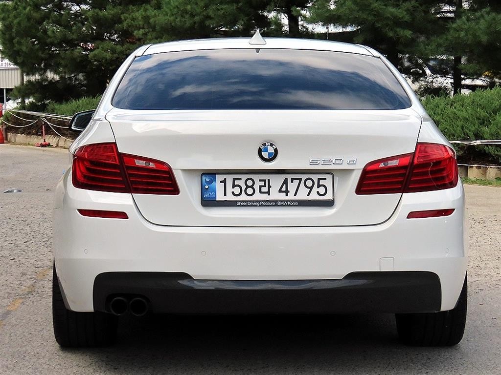 BMW 5시리즈 5시리즈 (F10) 520d M 에어로다이나믹 프로 이미지 4