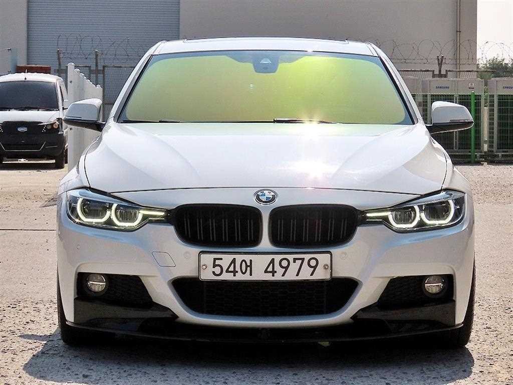 BMW 3시리즈 3시리즈 (F30) 330i M 스포츠 이미지 1