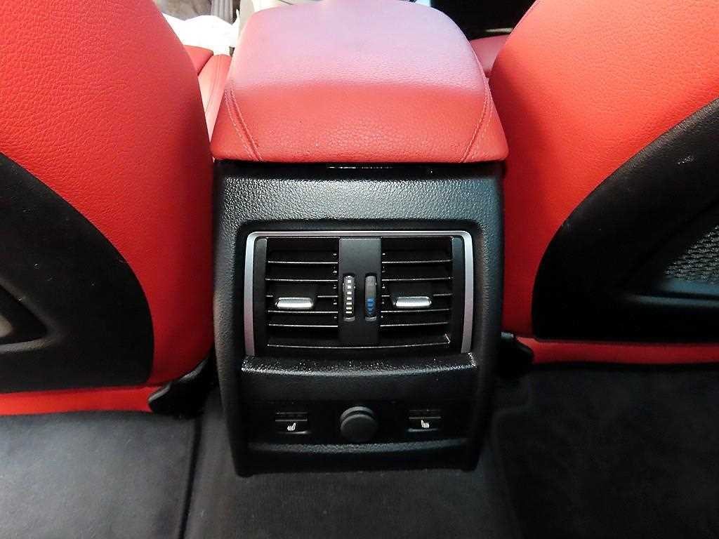 BMW 3시리즈 3시리즈 (F30) 330i M 스포츠 이미지 17