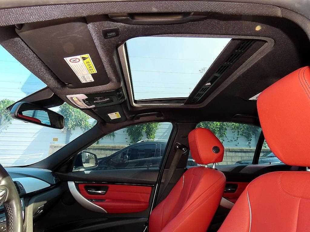 BMW 3시리즈 3시리즈 (F30) 330i M 스포츠 이미지 18
