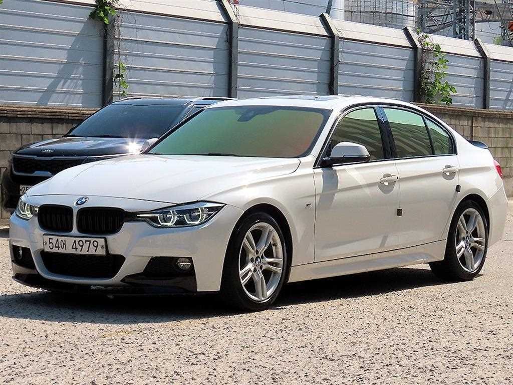 BMW 3시리즈 3시리즈 (F30) 330i M 스포츠 이미지 2