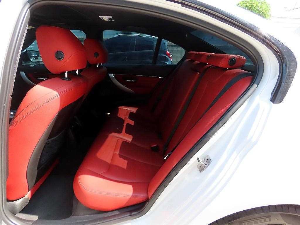 BMW 3시리즈 3시리즈 (F30) 330i M 스포츠 이미지 6