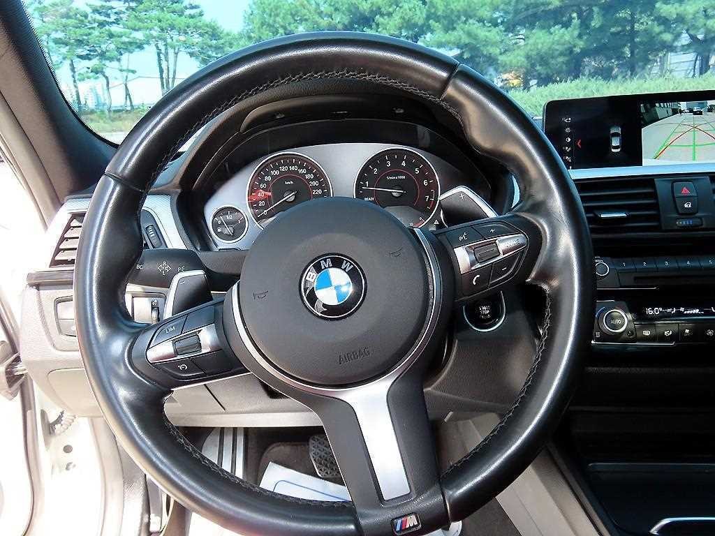 BMW 3시리즈 3시리즈 (F30) 330i M 스포츠 이미지 8