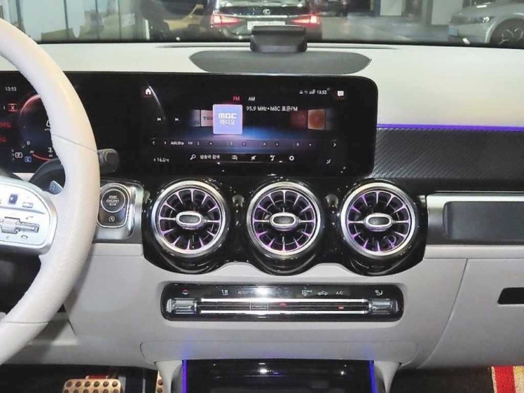벤츠 GLB 클래스 GLB클래스 X247 GLB 250 4MATIC 이미지 5