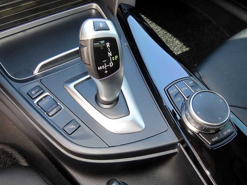 BMW 3시리즈 3시리즈 (F30) 320d 이미지 11