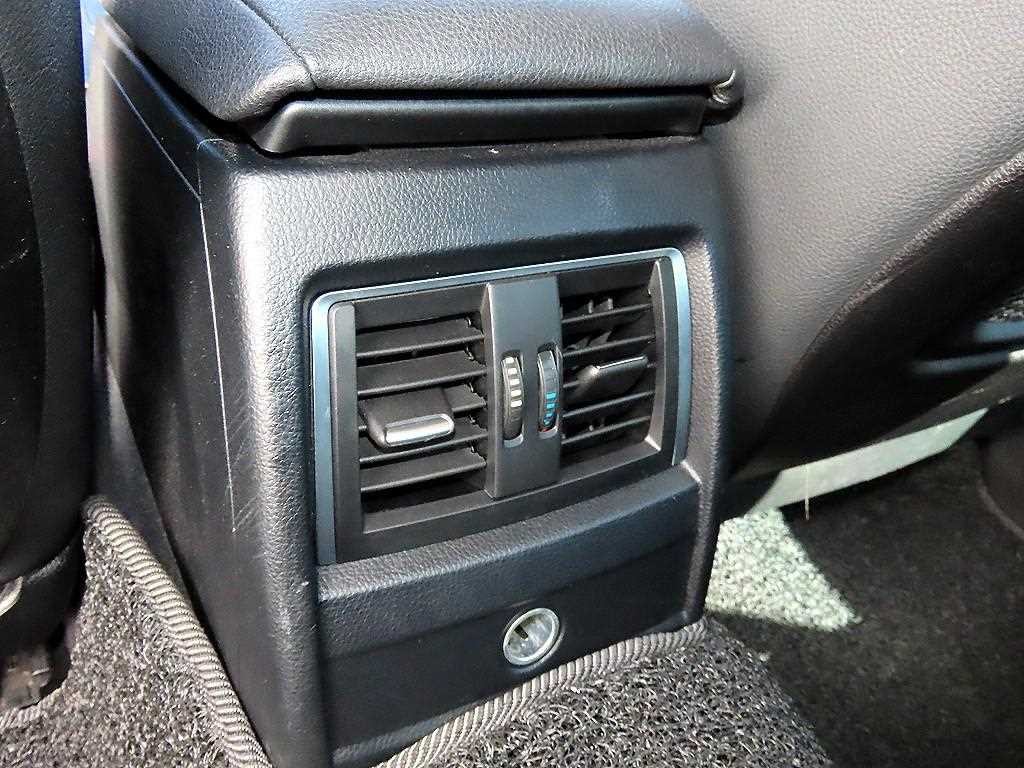 BMW 3시리즈 3시리즈 (F30) 320d 이미지 17