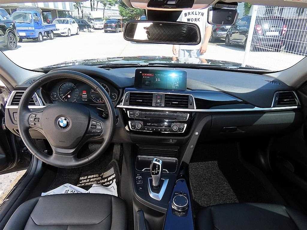 BMW 3시리즈 3시리즈 (F30) 320d 이미지 7