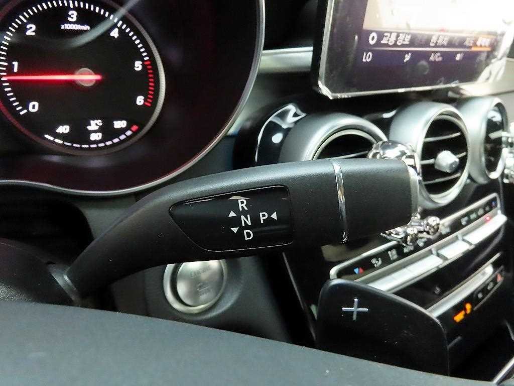 벤츠 GLC 클래스 GLC클래스 X253 GLC 220 d 4MATIC 프리미엄 쿠페 이미지 10