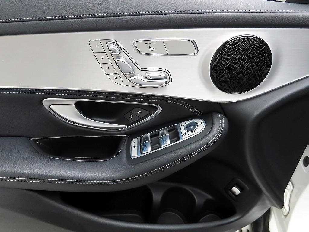 벤츠 GLC 클래스 GLC클래스 X253 GLC 220 d 4MATIC 프리미엄 쿠페 이미지 11