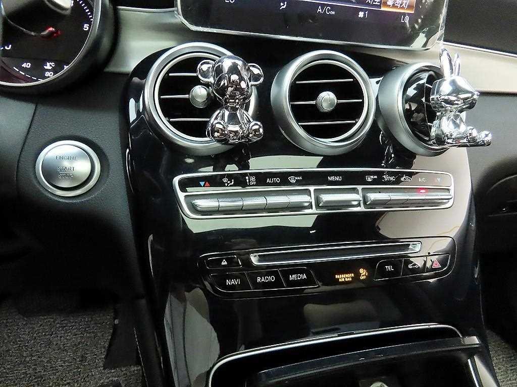 벤츠 GLC 클래스 GLC클래스 X253 GLC 220 d 4MATIC 프리미엄 쿠페 이미지 15