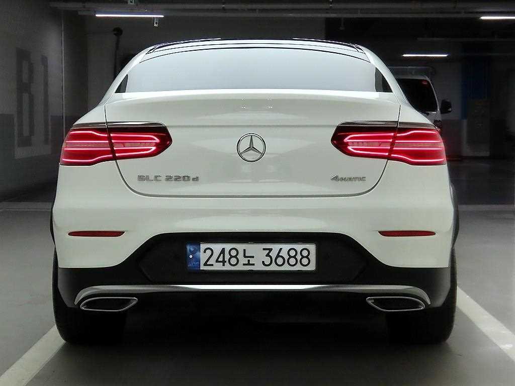 벤츠 GLC 클래스 GLC클래스 X253 GLC 220 d 4MATIC 프리미엄 쿠페 이미지 3