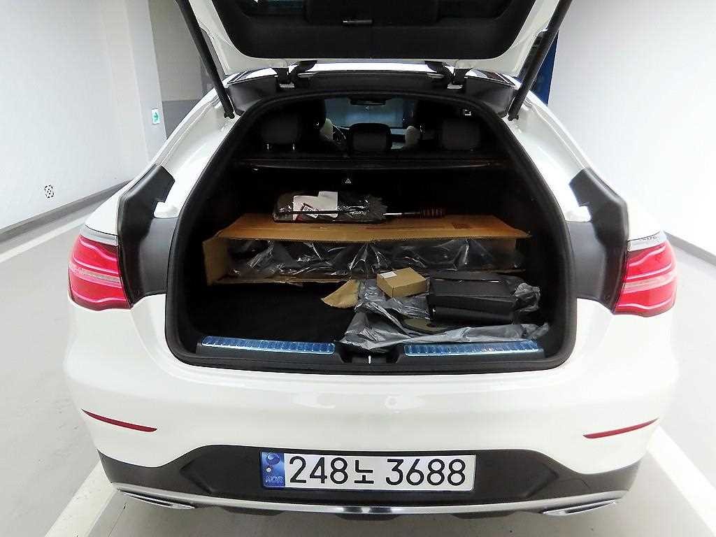 벤츠 GLC 클래스 GLC클래스 X253 GLC 220 d 4MATIC 프리미엄 쿠페 이미지 5